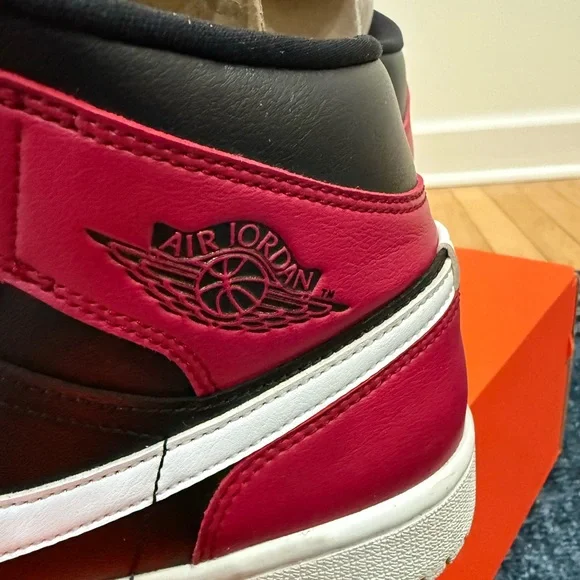 Air Jordan 1 Mid "Noble Red" sneakers - Mens 8; Women’s 9.5 - Picture 3 of 7